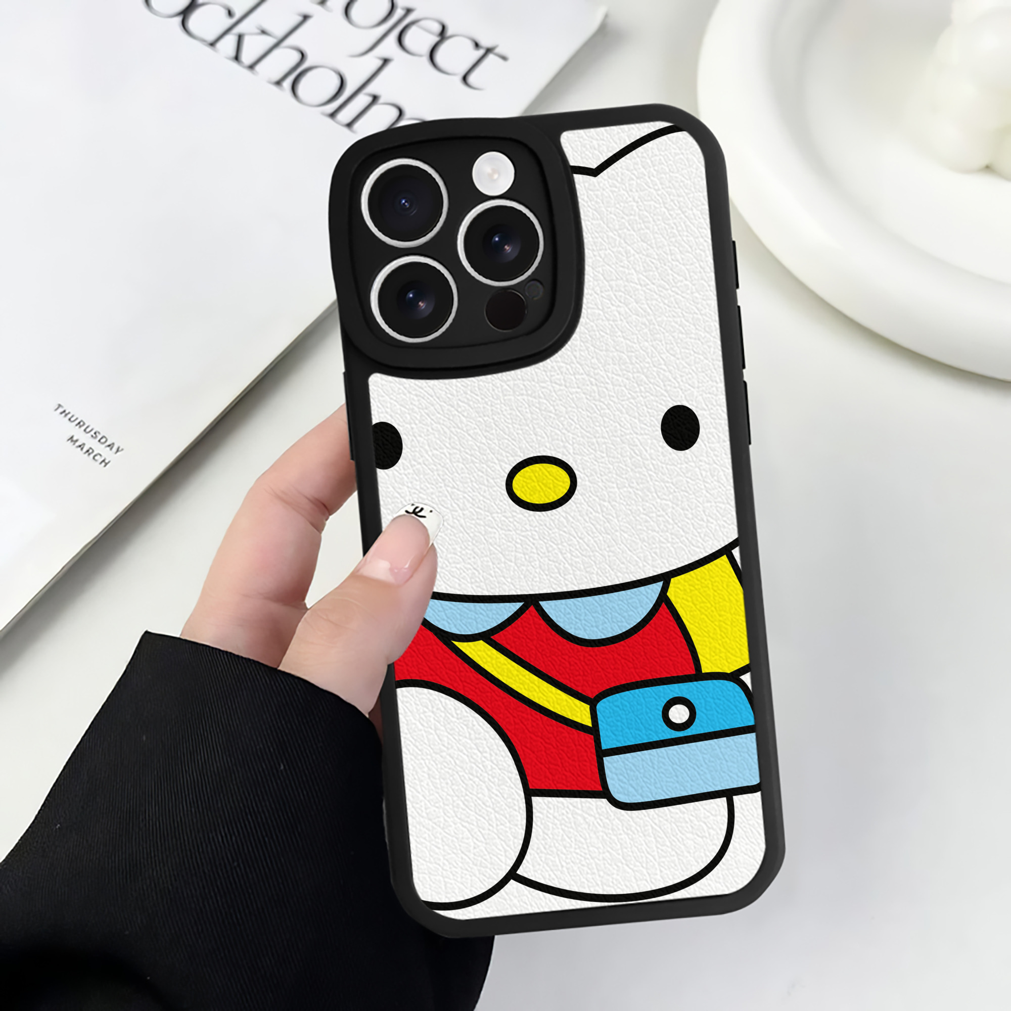 （画像用） Hello Kitty ハローキティ 【iPhone 16シリーズ対応】シリコンスマホケース（レザー調） 材質：シリコン